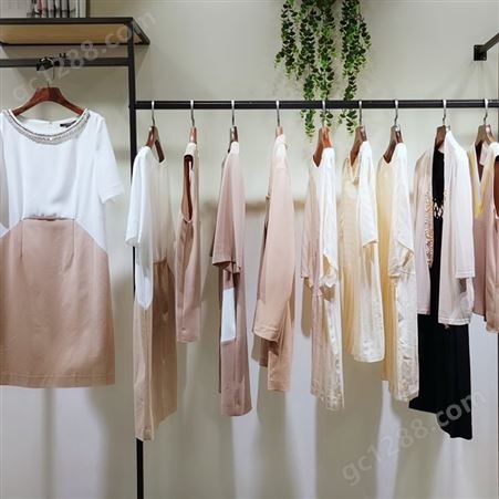 卡利亚里2021年商场专柜同款品牌折扣女装厂家货源供应