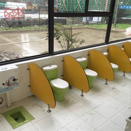 儿童蹲厕公共卫生间隔断卫生间彩色挡板幼儿园小便防潮板材隔板