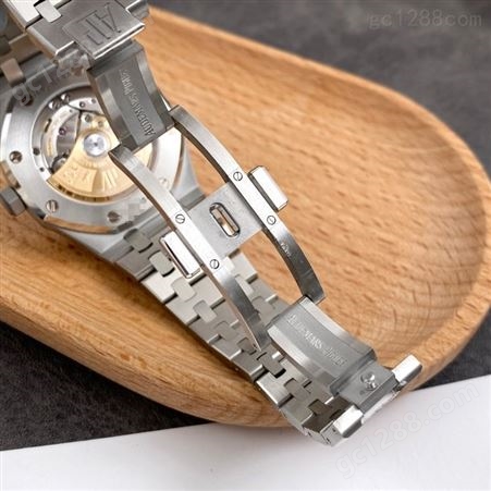 昆明手表回收中心-电话13888685566-昆明雅典手表回收